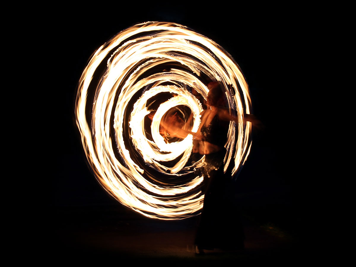 Feuershow mit Reifen - © Flamma Mystica, die Feuerakrobaten aus Leipzig